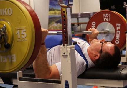 wyciskanie sztangi.